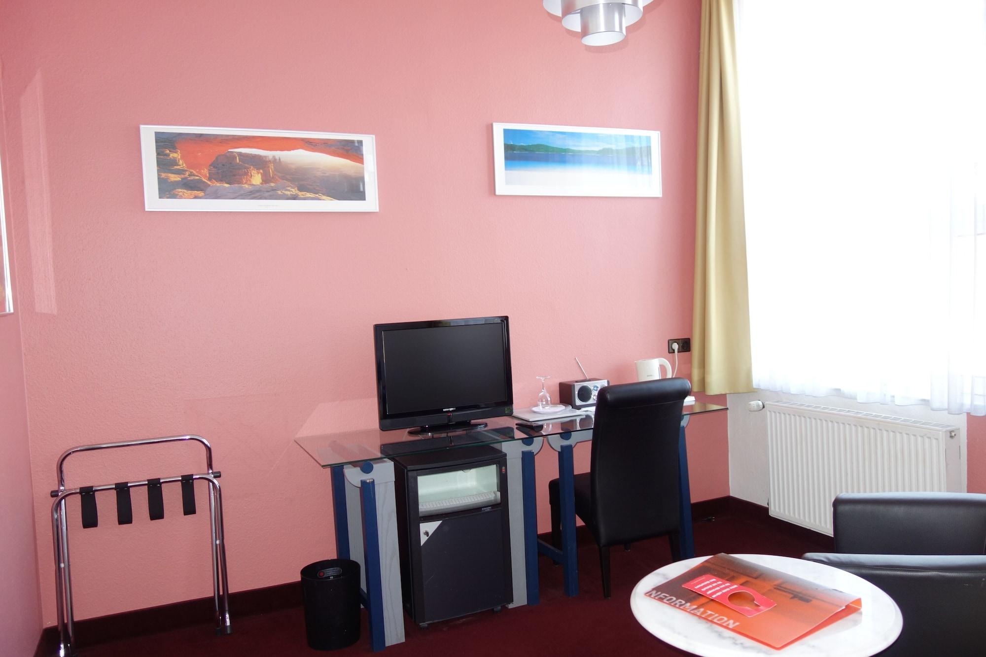 Kastens Hotel Дюселдорф Екстериор снимка