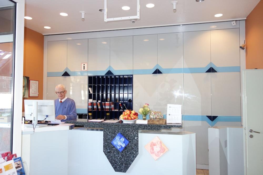 Kastens Hotel Дюселдорф Екстериор снимка