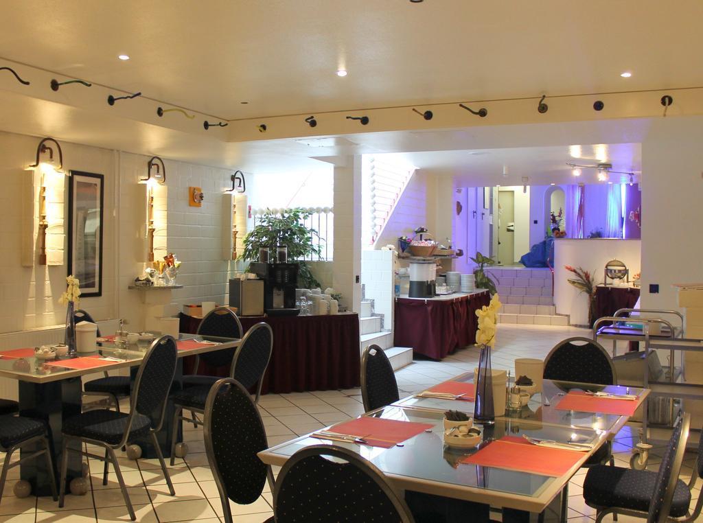 Kastens Hotel Дюселдорф Екстериор снимка